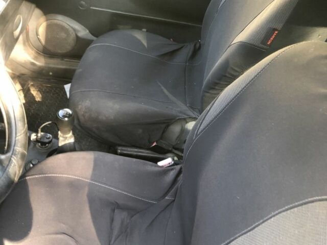 Красный Ситроен Берлинго, объемом двигателя 1.6 л и пробегом 310 тыс. км за 3500 $, фото 5 на Automoto.ua