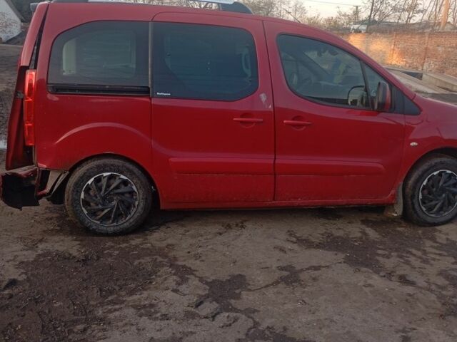 Красный Ситроен Берлинго, объемом двигателя 1.6 л и пробегом 1 тыс. км за 3000 $, фото 1 на Automoto.ua