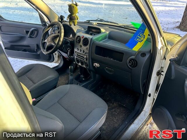 Ситроен Берлинго, объемом двигателя 16 л и пробегом 305 тыс. км за 2000 $, фото 8 на Automoto.ua