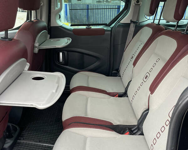 Сітроен Берлінго, об'ємом двигуна 1.6 л та пробігом 188 тис. км за 8800 $, фото 22 на Automoto.ua