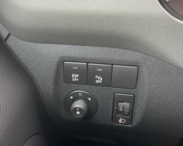 Сітроен Берлінго, об'ємом двигуна 1.6 л та пробігом 188 тис. км за 8800 $, фото 20 на Automoto.ua