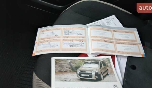 Ситроен Берлинго, объемом двигателя 1.6 л и пробегом 111 тыс. км за 8250 $, фото 30 на Automoto.ua