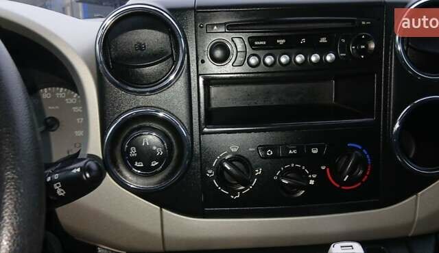 Ситроен Берлинго, объемом двигателя 1.6 л и пробегом 111 тыс. км за 8250 $, фото 27 на Automoto.ua