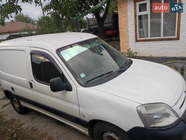 Белый Ситроен Берлинго пасс., объемом двигателя 1.9 л и пробегом 300 тыс. км за 4000 $, фото 4 на Automoto.ua