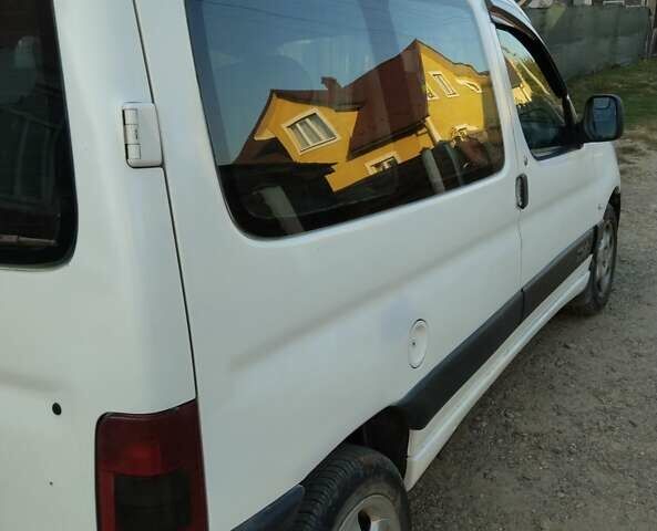 Белый Ситроен Берлинго пасс., объемом двигателя 1.9 л и пробегом 326 тыс. км за 3000 $, фото 3 на Automoto.ua