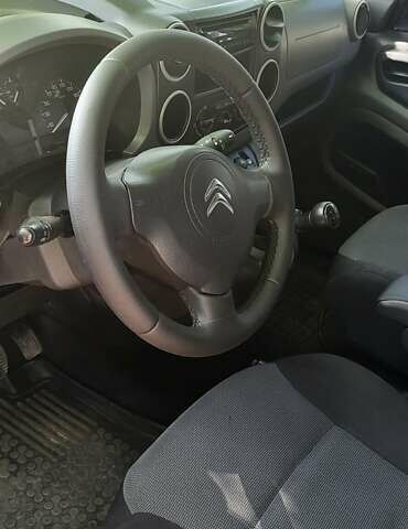 Белый Ситроен Берлинго пасс., объемом двигателя 1.6 л и пробегом 120 тыс. км за 9500 $, фото 23 на Automoto.ua