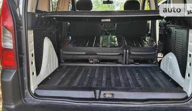 Белый Ситроен Берлинго пасс., объемом двигателя 1.6 л и пробегом 120 тыс. км за 9500 $, фото 21 на Automoto.ua