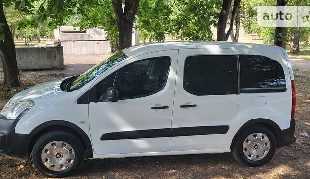 Белый Ситроен Берлинго пасс., объемом двигателя 1.6 л и пробегом 120 тыс. км за 9500 $, фото 1 на Automoto.ua