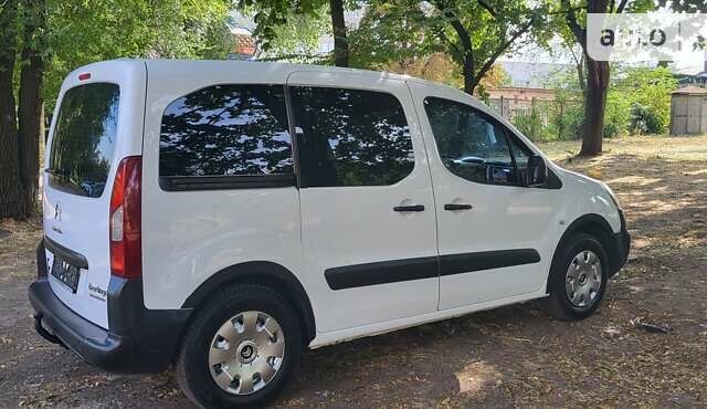 Белый Ситроен Берлинго пасс., объемом двигателя 1.6 л и пробегом 120 тыс. км за 9500 $, фото 17 на Automoto.ua