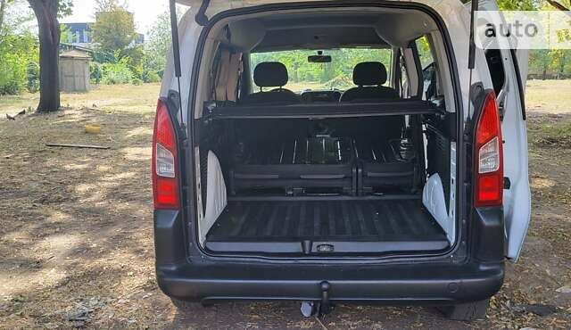 Белый Ситроен Берлинго пасс., объемом двигателя 1.6 л и пробегом 120 тыс. км за 9500 $, фото 9 на Automoto.ua