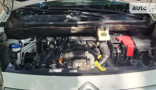 Белый Ситроен Берлинго пасс., объемом двигателя 1.6 л и пробегом 120 тыс. км за 9500 $, фото 19 на Automoto.ua