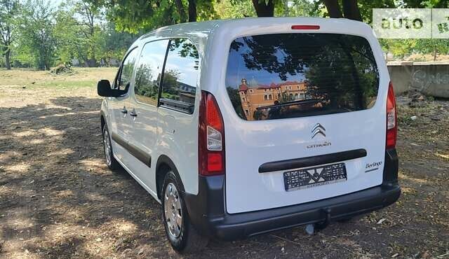 Белый Ситроен Берлинго пасс., объемом двигателя 1.6 л и пробегом 120 тыс. км за 9500 $, фото 4 на Automoto.ua