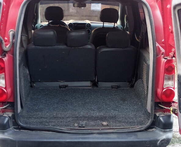 Красный Ситроен Берлинго пасс., объемом двигателя 1.59 л и пробегом 200 тыс. км за 4500 $, фото 7 на Automoto.ua