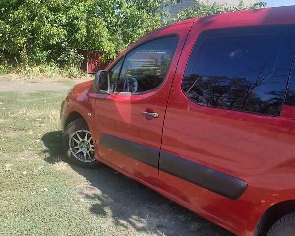 Красный Ситроен Берлинго пасс., объемом двигателя 1.59 л и пробегом 200 тыс. км за 4500 $, фото 9 на Automoto.ua