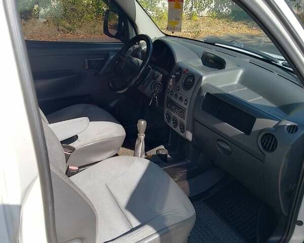 Ситроен Берлинго пасс., объемом двигателя 2 л и пробегом 400 тыс. км за 4200 $, фото 4 на Automoto.ua