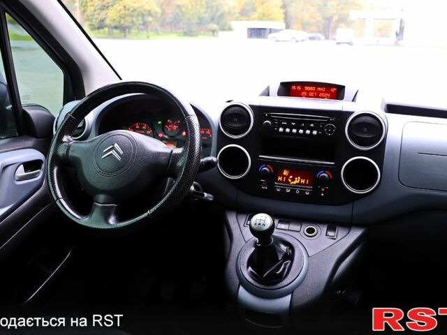 Серый Ситроен Берлинго пасс., объемом двигателя 1.6 л и пробегом 240 тыс. км за 8888 $, фото 5 на Automoto.ua