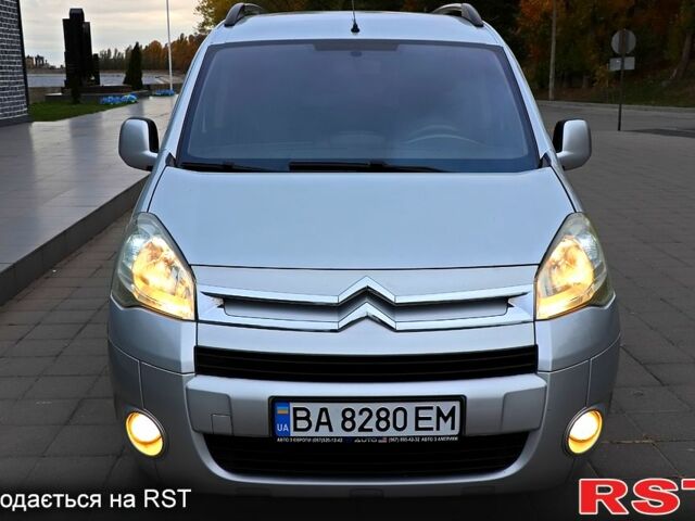 Серый Ситроен Берлинго пасс., объемом двигателя 1.6 л и пробегом 240 тыс. км за 8888 $, фото 1 на Automoto.ua