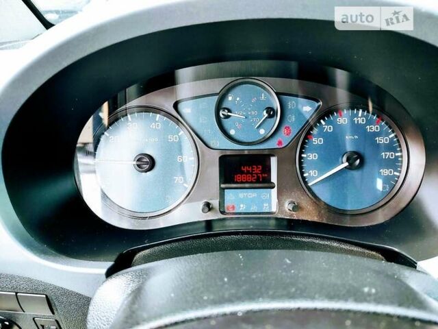 Серый Ситроен Берлинго пасс., объемом двигателя 1.6 л и пробегом 188 тыс. км за 8000 $, фото 12 на Automoto.ua