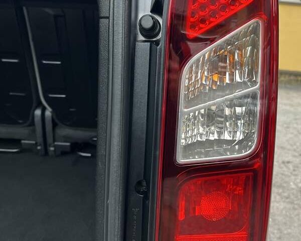 Сірий Сітроен Берлінго пас., об'ємом двигуна 1.6 л та пробігом 175 тис. км за 11450 $, фото 111 на Automoto.ua