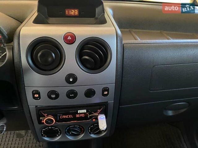 Синий Ситроен Берлинго пасс., объемом двигателя 0 л и пробегом 292 тыс. км за 4300 $, фото 8 на Automoto.ua