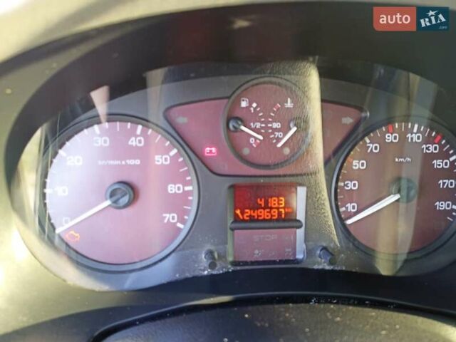 Зеленый Ситроен Берлинго пасс., объемом двигателя 1.6 л и пробегом 249 тыс. км за 6500 $, фото 9 на Automoto.ua