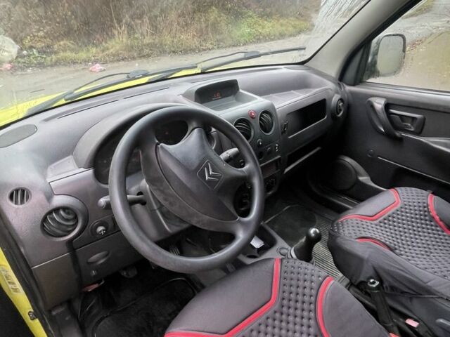 Жовтий Сітроен Берлінго, об'ємом двигуна 1.9 л та пробігом 350 тис. км за 2450 $, фото 9 на Automoto.ua