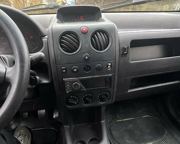 Желтый Ситроен Берлинго, объемом двигателя 1.87 л и пробегом 350 тыс. км за 2450 $, фото 9 на Automoto.ua