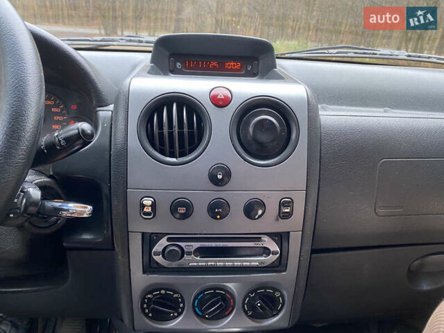 Жовтий Сітроен Берлінго, об'ємом двигуна 1.87 л та пробігом 598 тис. км за 2999 $, фото 16 на Automoto.ua