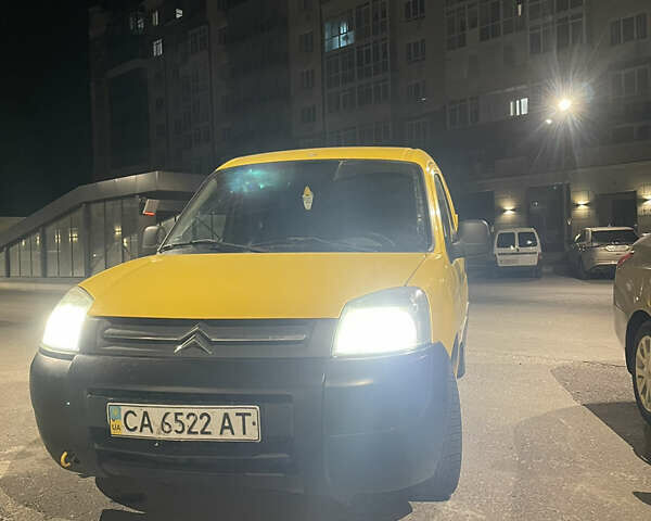 Желтый Ситроен Берлинго, объемом двигателя 1.9 л и пробегом 375 тыс. км за 2800 $, фото 1 на Automoto.ua