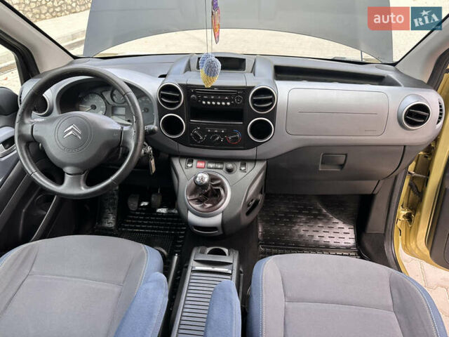 Желтый Ситроен Берлинго, объемом двигателя 1.6 л и пробегом 201 тыс. км за 5550 $, фото 20 на Automoto.ua