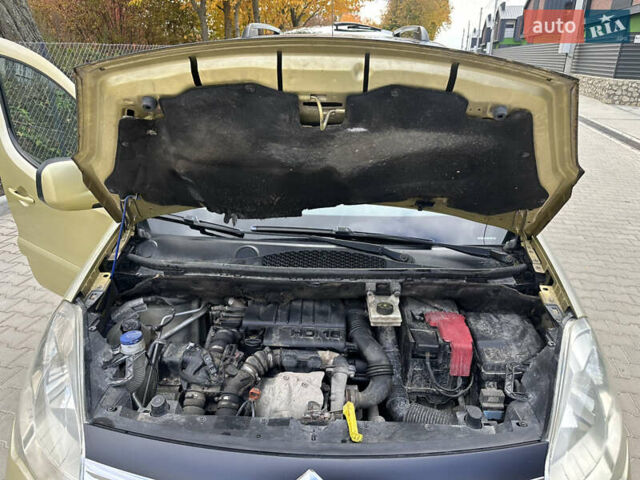 Желтый Ситроен Берлинго, объемом двигателя 1.6 л и пробегом 201 тыс. км за 5550 $, фото 26 на Automoto.ua