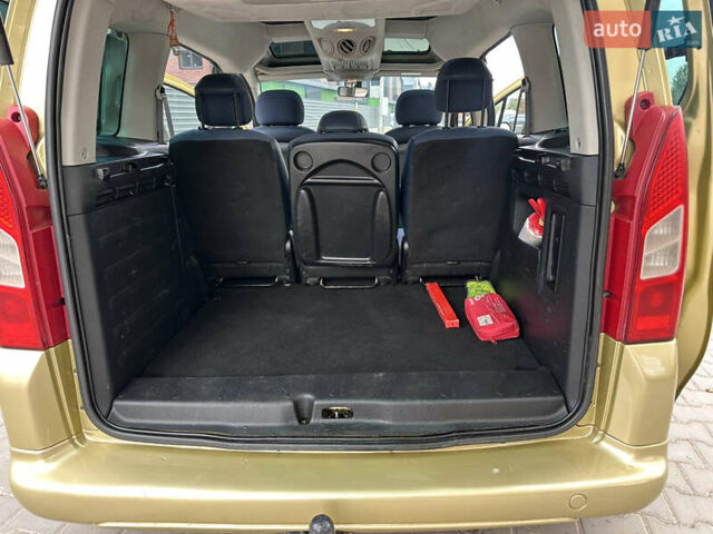 Желтый Ситроен Берлинго, объемом двигателя 1.6 л и пробегом 201 тыс. км за 5550 $, фото 27 на Automoto.ua