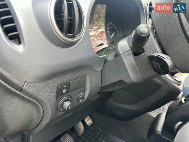 Ситроен Берлинго 2008 в Тернополе на Automoto.ua Желтый Ситроен Берлинго, объемом двигателя 1.6 л и пробегом 201 тыс. км за 5900 $, фото 17 на Automoto.ua
