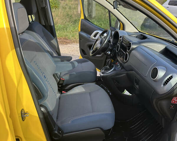 Жовтий Сітроен Берлінго, об'ємом двигуна 1.6 л та пробігом 241 тис. км за 5600 $, фото 5 на Automoto.ua