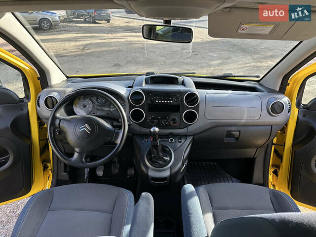 Жовтий Сітроен Берлінго, об'ємом двигуна 1.6 л та пробігом 241 тис. км за 5600 $, фото 6 на Automoto.ua
