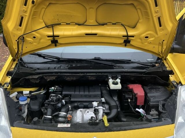 Желтый Ситроен Берлинго, объемом двигателя 1.6 л и пробегом 209 тыс. км за 5600 $, фото 14 на Automoto.ua