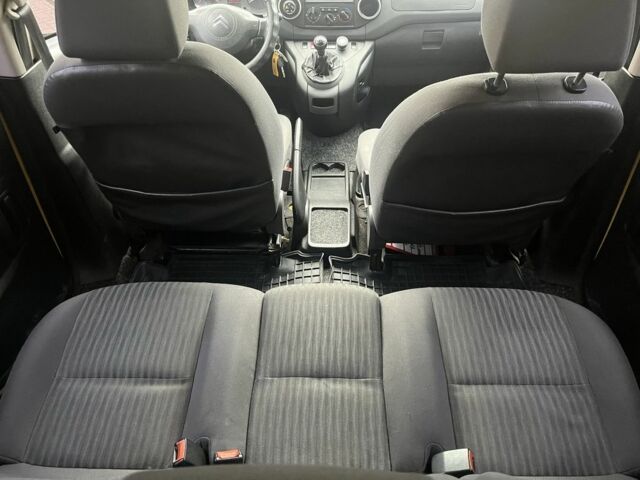 Желтый Ситроен Берлинго, объемом двигателя 1.6 л и пробегом 209 тыс. км за 5600 $, фото 7 на Automoto.ua