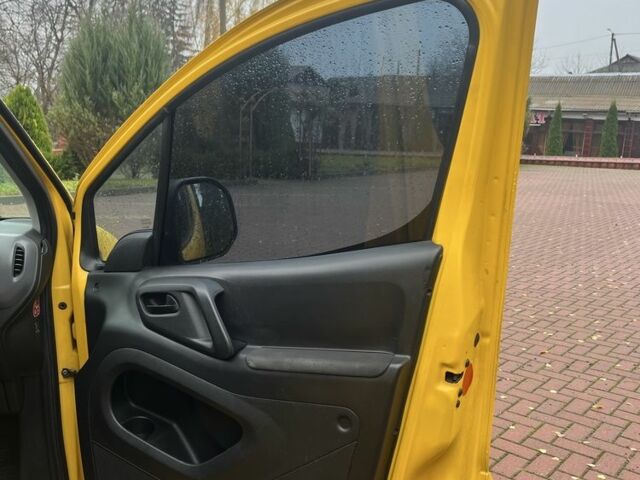 Желтый Ситроен Берлинго, объемом двигателя 1.6 л и пробегом 209 тыс. км за 5600 $, фото 9 на Automoto.ua