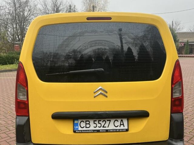 Желтый Ситроен Берлинго, объемом двигателя 1.6 л и пробегом 209 тыс. км за 5600 $, фото 3 на Automoto.ua