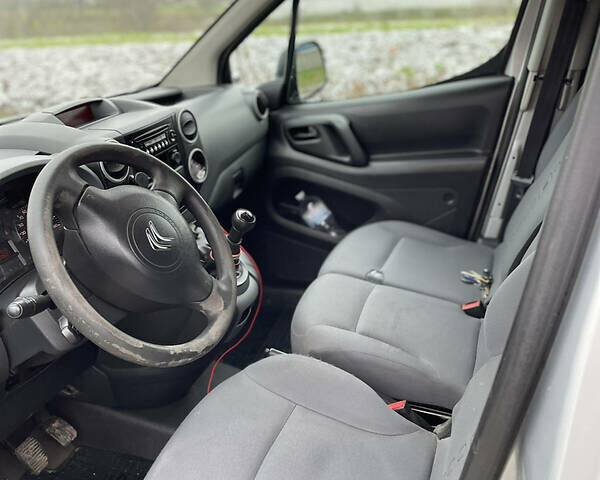 Серый Ситроен Берлинго, объемом двигателя 1.6 л и пробегом 353 тыс. км за 4200 $, фото 13 на Automoto.ua