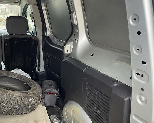 Серый Ситроен Берлинго, объемом двигателя 1.6 л и пробегом 353 тыс. км за 4200 $, фото 22 на Automoto.ua