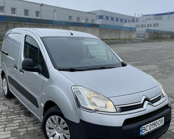 Серый Ситроен Берлинго, объемом двигателя 1.6 л и пробегом 353 тыс. км за 4200 $, фото 1 на Automoto.ua