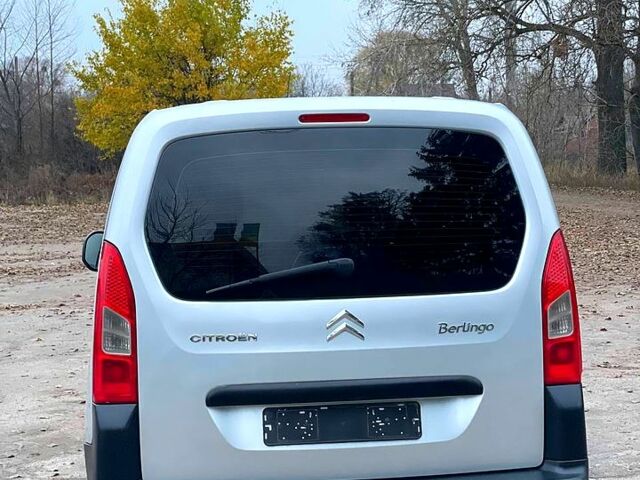 Серый Ситроен Берлинго, объемом двигателя 1.6 л и пробегом 213 тыс. км за 6700 $, фото 3 на Automoto.ua