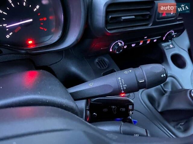 Сірий Сітроен Берлінго, об'ємом двигуна 1.56 л та пробігом 61 тис. км за 13200 $, фото 20 на Automoto.ua