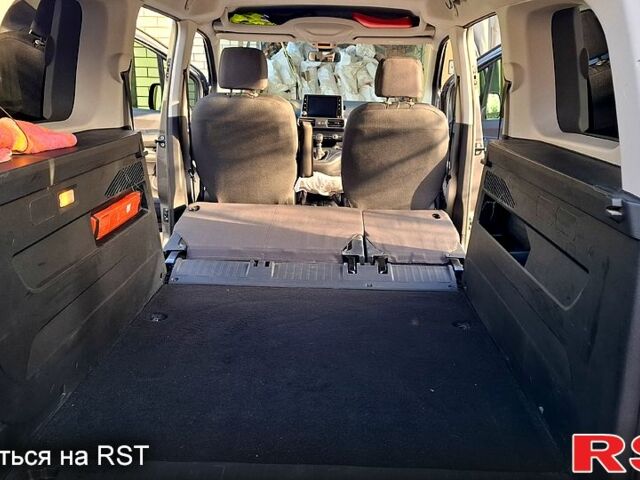 Сірий Сітроен Берлінго, об'ємом двигуна 1.5 л та пробігом 40 тис. км за 20000 $, фото 2 на Automoto.ua