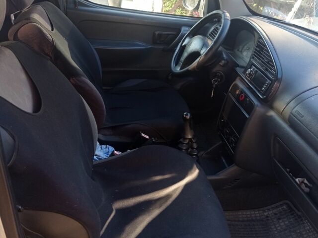 Серый Ситроен Берлинго, объемом двигателя 1.9 л и пробегом 300 тыс. км за 1900 $, фото 6 на Automoto.ua