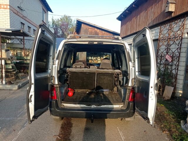 Серый Ситроен Берлинго, объемом двигателя 1.9 л и пробегом 300 тыс. км за 1900 $, фото 4 на Automoto.ua