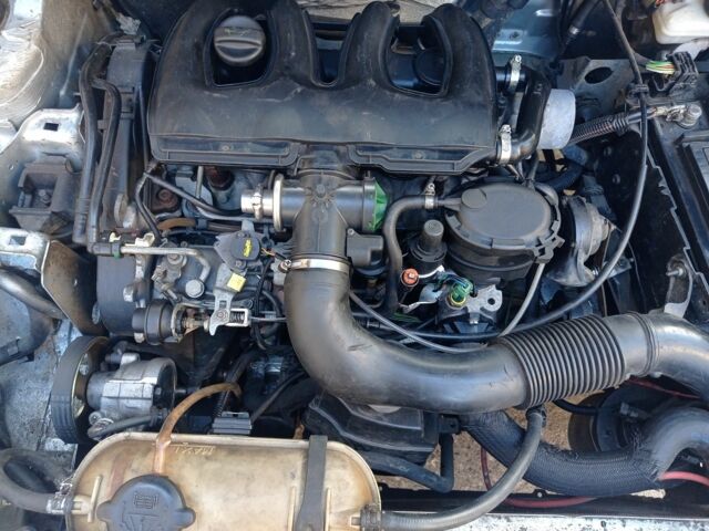 Серый Ситроен Берлинго, объемом двигателя 1.9 л и пробегом 300 тыс. км за 1900 $, фото 7 на Automoto.ua