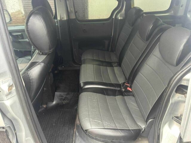 Серый Ситроен Берлинго, объемом двигателя 1.9 л и пробегом 390 тыс. км за 1900 $, фото 7 на Automoto.ua