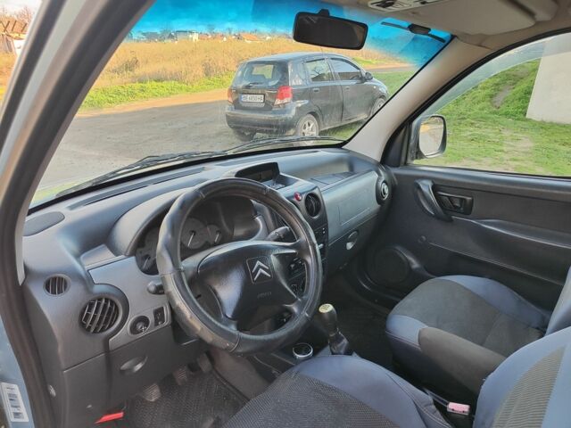 Серый Ситроен Берлинго, объемом двигателя 1.4 л и пробегом 3 тыс. км за 3450 $, фото 4 на Automoto.ua